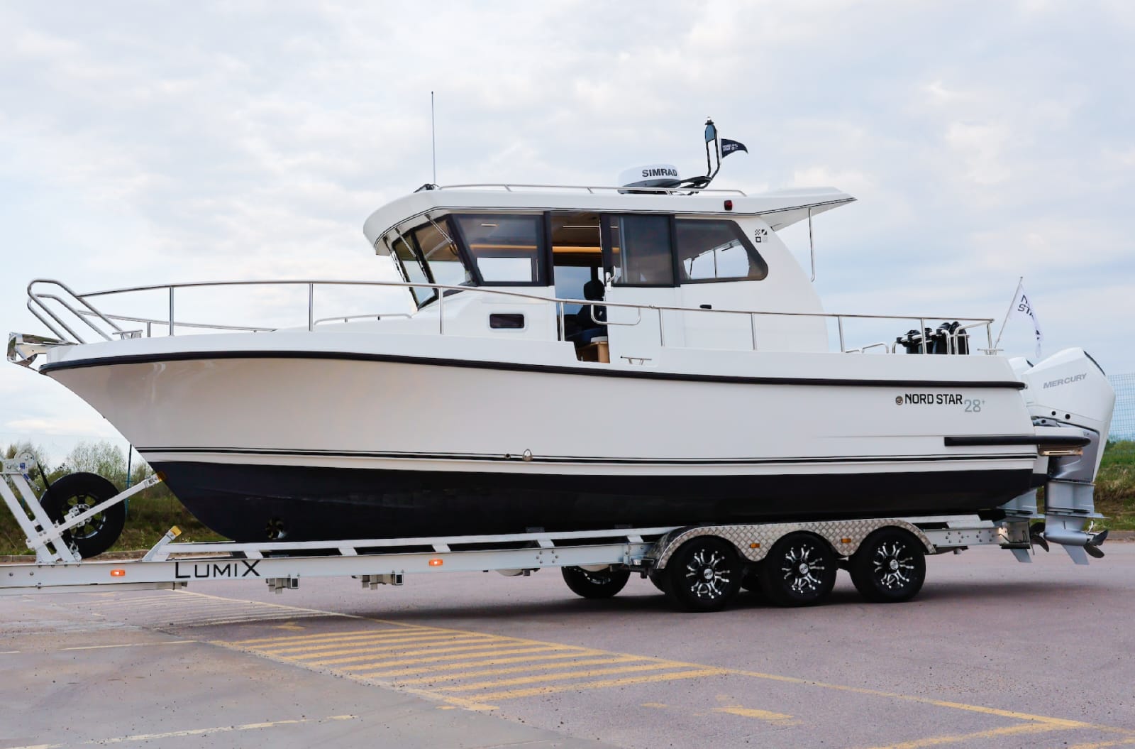 Трёхосный прицеп LUMIX