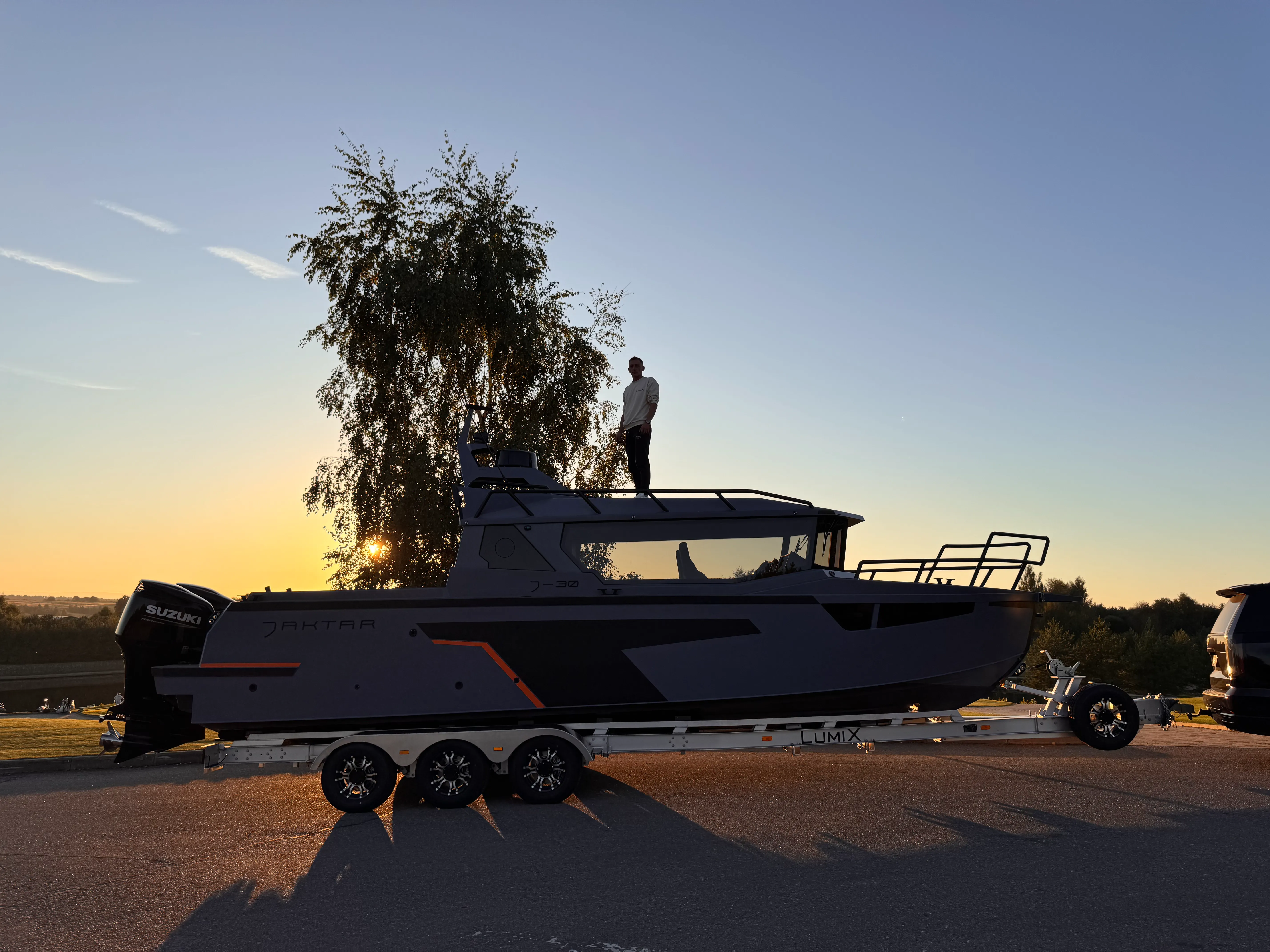 Трёхосный прицеп LUMIX — детали